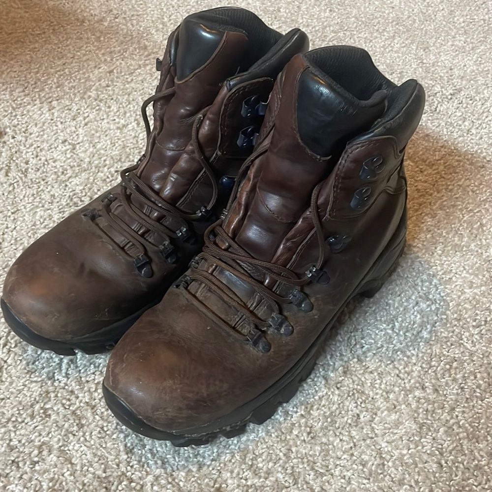 Men’s Leather Gore-Tex Merrell Hiking Boots Size 8